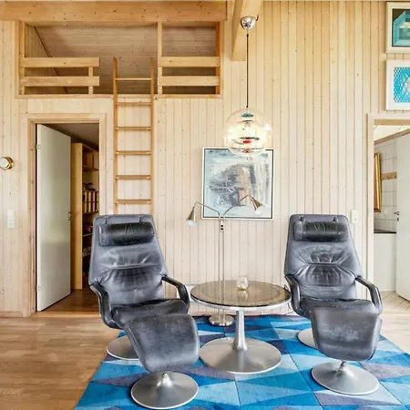 Brunman - 10m To The Fjord By Interhome