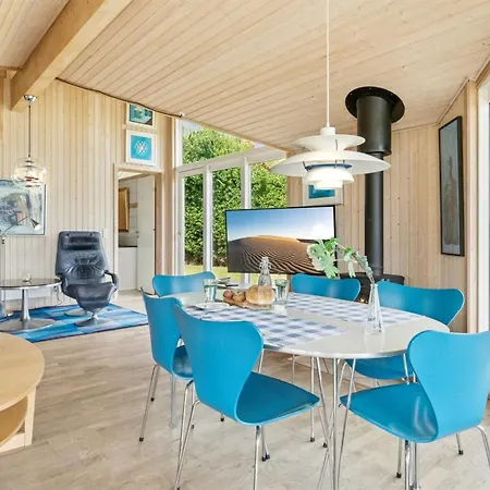 Brunman - 10m To The Fjord By Interhome Feriehus Grevinge