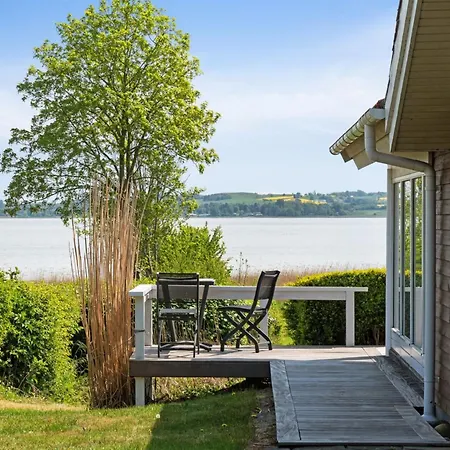 Brunman - 10m To The Fjord By Interhome