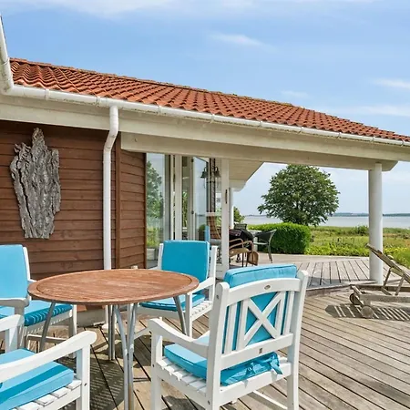 Brunman - 10m To The Fjord By Interhome